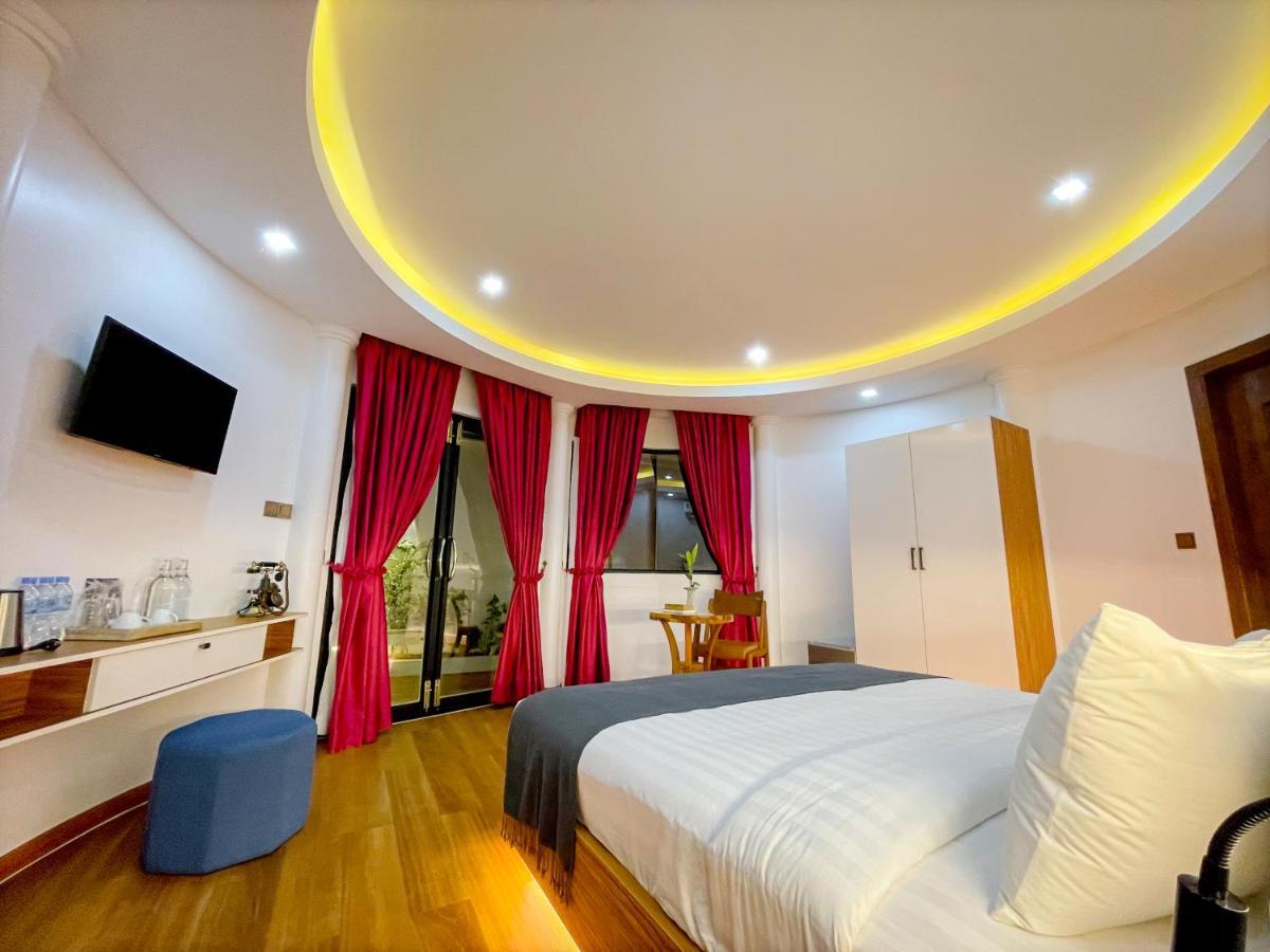 Cambana La Riviere Boutique Hotel Battambang Bagian luar foto